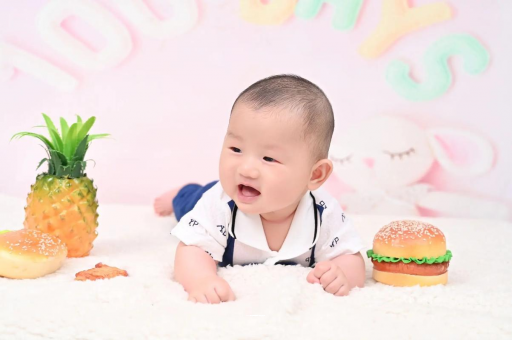 孝感宝宝在妈妈肚子里